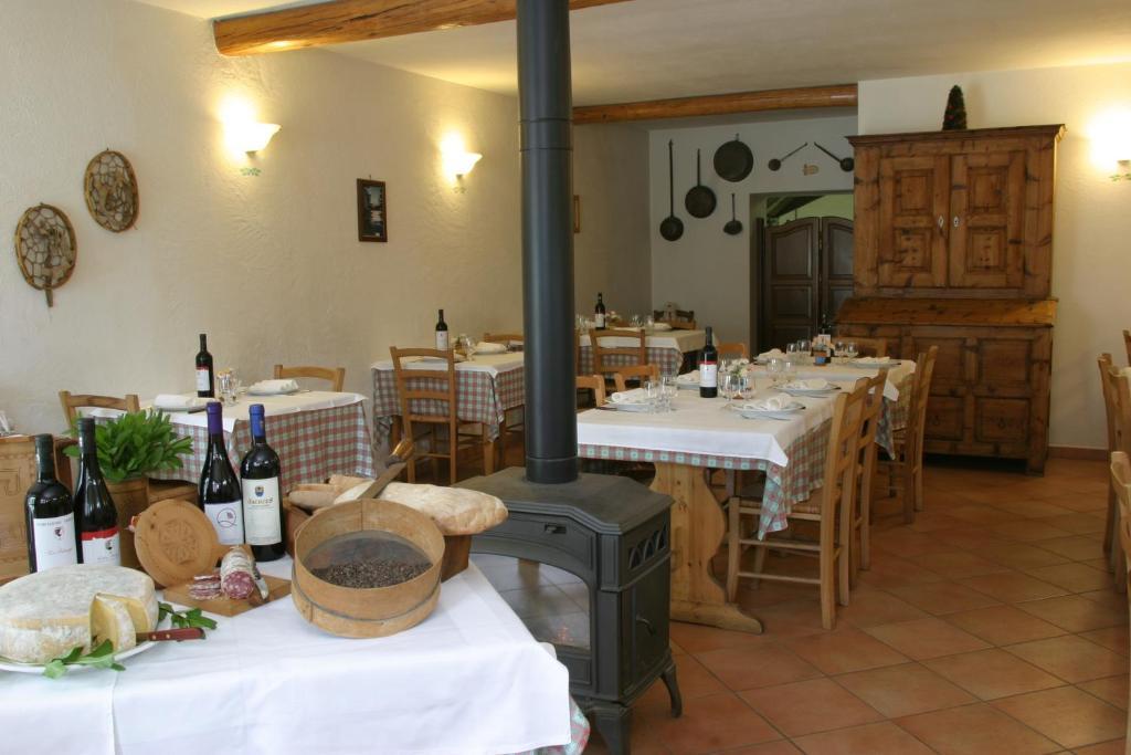Agriturismo Il Mulino Delle Fucine Villa Кастелделфино Екстериор снимка